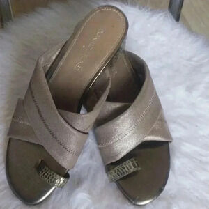 Donald J Pliner Toto Gold Toe Ring Sandals